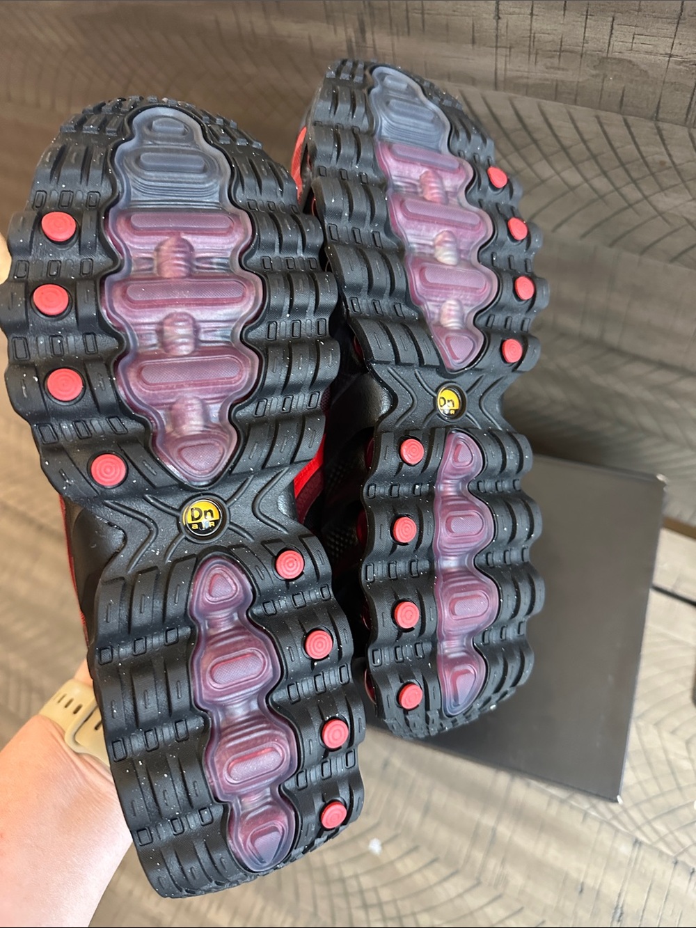 Nike Air Max DN8 Black and University Red New In Box - Picture 8 of 10